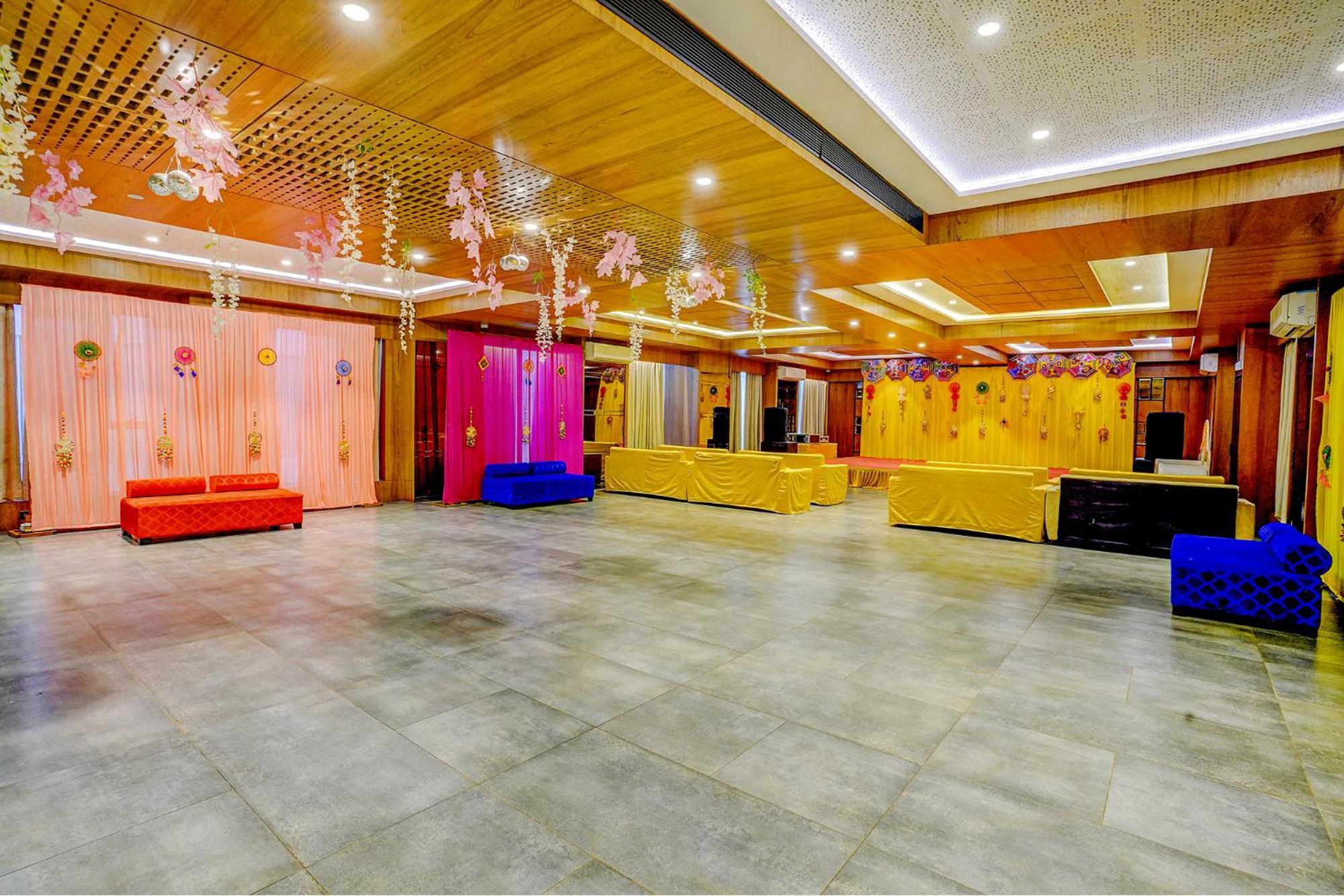 Fabhotel La Victoria - Galaxy Circle Bhatha Buitenkant foto